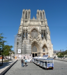2009_08_23 085AB-pano Reims - kathedraal