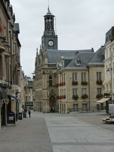 2009_08_25 036 Saint Quentin - stadhuis zijkant