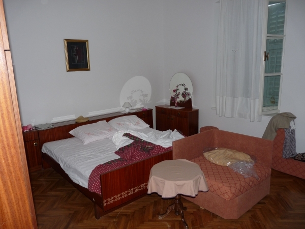 2009_07_21 002 Novigrad - overnachtingsplaats - slaapkamer
