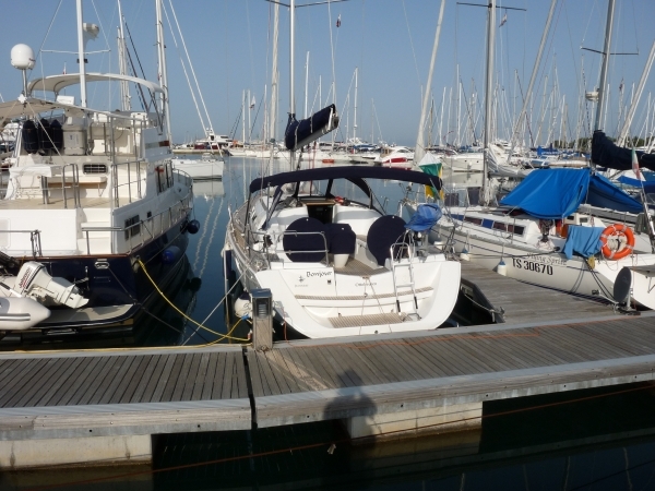 2009_07_23 034 Novigrad - haven - boot met naam 'Bonjour'- 'Ottob