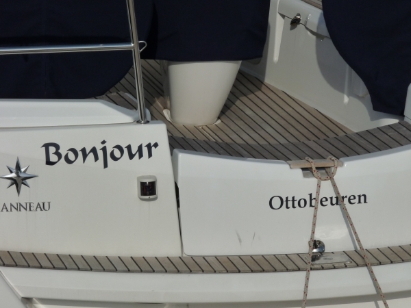 2009_07_23 035 Novigrad - haven - boot met naam 'Bonjour' - 'Otto