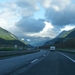 2009_07_25 011 onderweg in Oostenrijk - wolken, bergen, snelweg