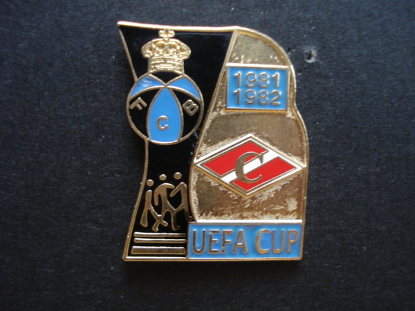 Pins UEFA 1981-82.6