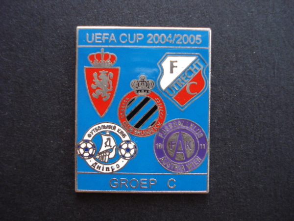 Pins UEFA 2004-05.2