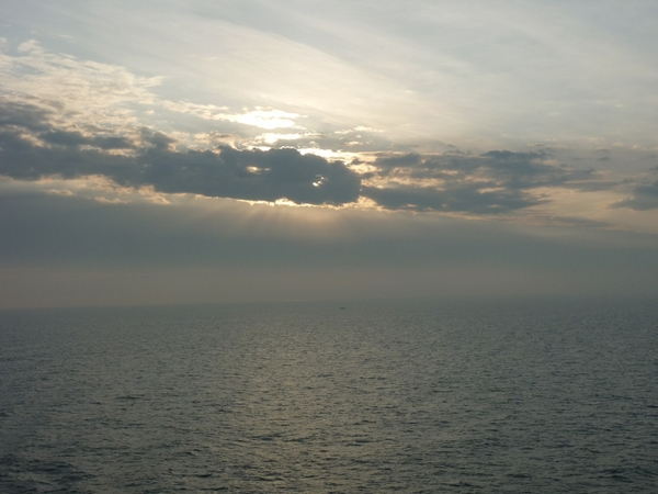 2009_10_31 013 Duinkerken-Dover - buiten - zee, wolken