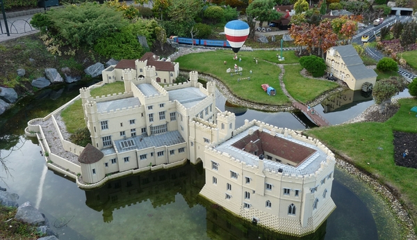 2009_10_31 082 Windsor Legoland - kasteel