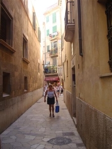 De typische smalle straatjes in Palma...