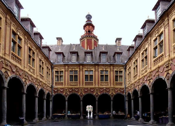 Lille _Place du Général de Gaulle _oude beurs _binnenkoer