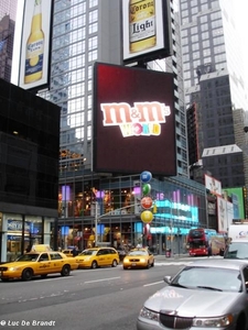2009_11_12 NY 13 Times Square M&M's World