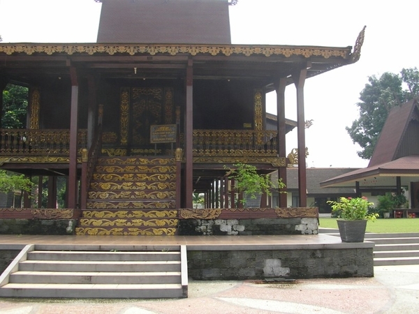 Indonesië 1 043