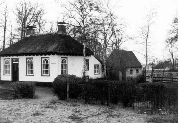 17483tuinmanshuisvoormeer1980
