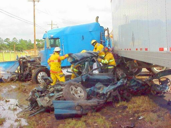 Truck_car_crash[1]