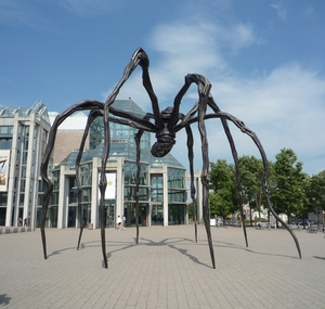 4  Ottawa  _National Arts Center _Spider_sculpture _P1010154