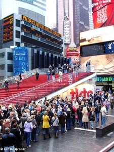 2009_11_14 NY 051L Times Square tkts
