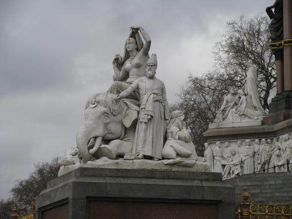 091211-14 Londen 189 Albert Memorial