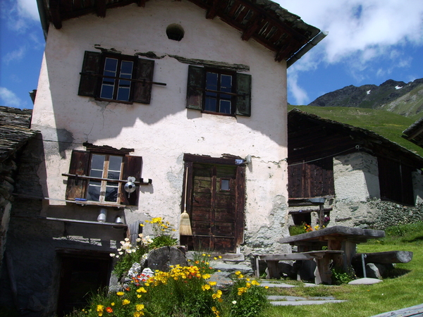O8V - St-Morritz - Typisch huis in de bergen