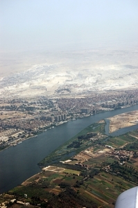 A  vlucht en aankomst te Cairo20