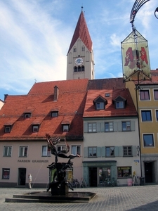 g1  Kaufbeuren   fontein     St Martinskirche