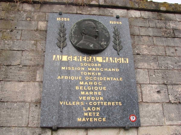 Verdun, Mangin, monument