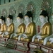 De 45 Boeddha's binnenin