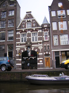herenhuis langs de grachten in Amsterdam