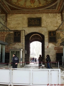 2010_03_05 Istanbul 205 Topkapi Palace Second Courtyard Gate of S