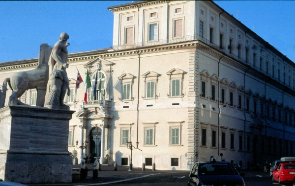 e13210  Quirinale - ambswoning president