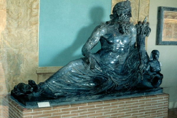 V14 Hadrianus Villa -  vat museum