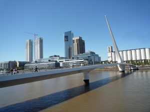 1 Buenos Aires _Puerto Madero _Womans bridge _P1050337