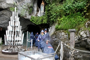 2010.05.03.5317  bezoek aan de grot