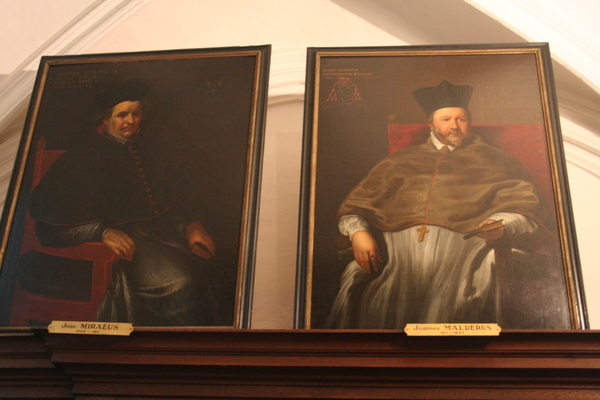 Twee priesters uit de tijd van Van Dijck