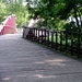 terug de brug over na een wandeling door het minnewaterpark