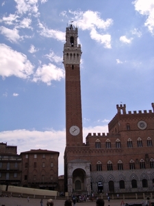 Torre del Mangia op de Piazza del Campo