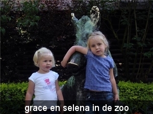 grace en selena in de zoo