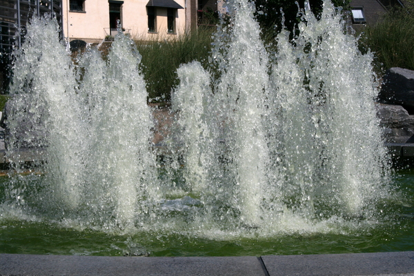 Koksijde-fonteinen aan het gemeentehuis.