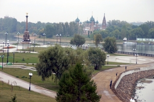 Jaroslavl - zicht op Korovnikirivier