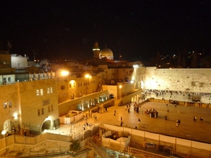 2b Jeruzalem by night, klaagmuur en rotskoepel _P1070218