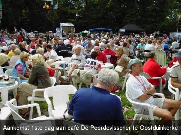 Aankomst 1ste dag aan caf De Peerdevisscher te Oostduinkerke