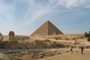 1b Gizeh _plateau van Gizeh_ met Cheops piramide op achtergrond