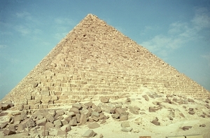 1b Gizeh_piramide_Mycerinos