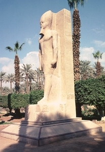1d Memphis museum_faraobeeld
