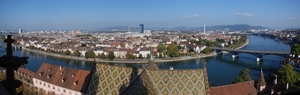 Bazel _ panorama zixht met stad en Rijn