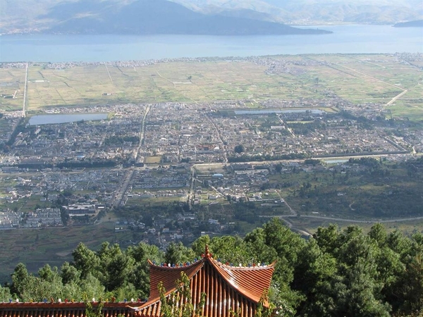 3 Dali  zicht op het Erhai-meer en de stad