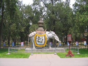 8a Beijing_park en tempel van de hemel_olifant-standbeeld