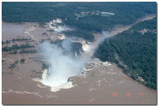 2 Iguacu_watervallen_luchtzicht 2