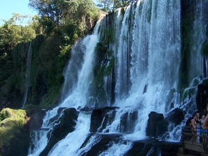 2 Iguacu_watervallen_zijzicht