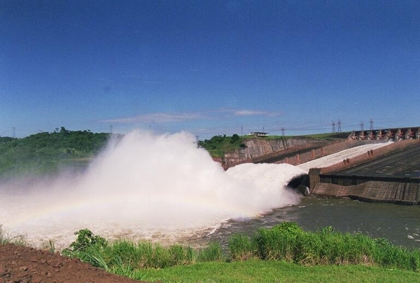 2 Itaipu stuwdam_afvoer van water