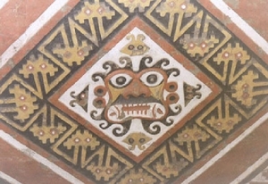 2TR IN Trujillo tempel maan Moche fries detail