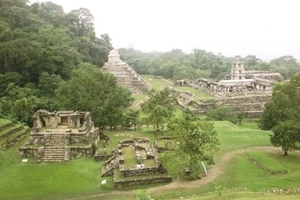 4a Palenque_zicht vanaf tempel van het kruis