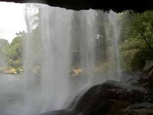 5a  Misol-Ha, grote waterval waar achterlangs gelopen kon worden